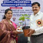 Panchgani news : पांगारीच्या सुकन्या मंदा पांगारे यांचा ‘प्रगतिशील महिला शेतकरी’ पुरस्काराने गौरव! जिल्हाधिकारी संतोष पाटील यांच्या हस्ते सन्मान; स्ट्रॉबेरी अन् सेंद्रिय शेतीतील प्रयोगांची जिल्हास्तरावर दखल